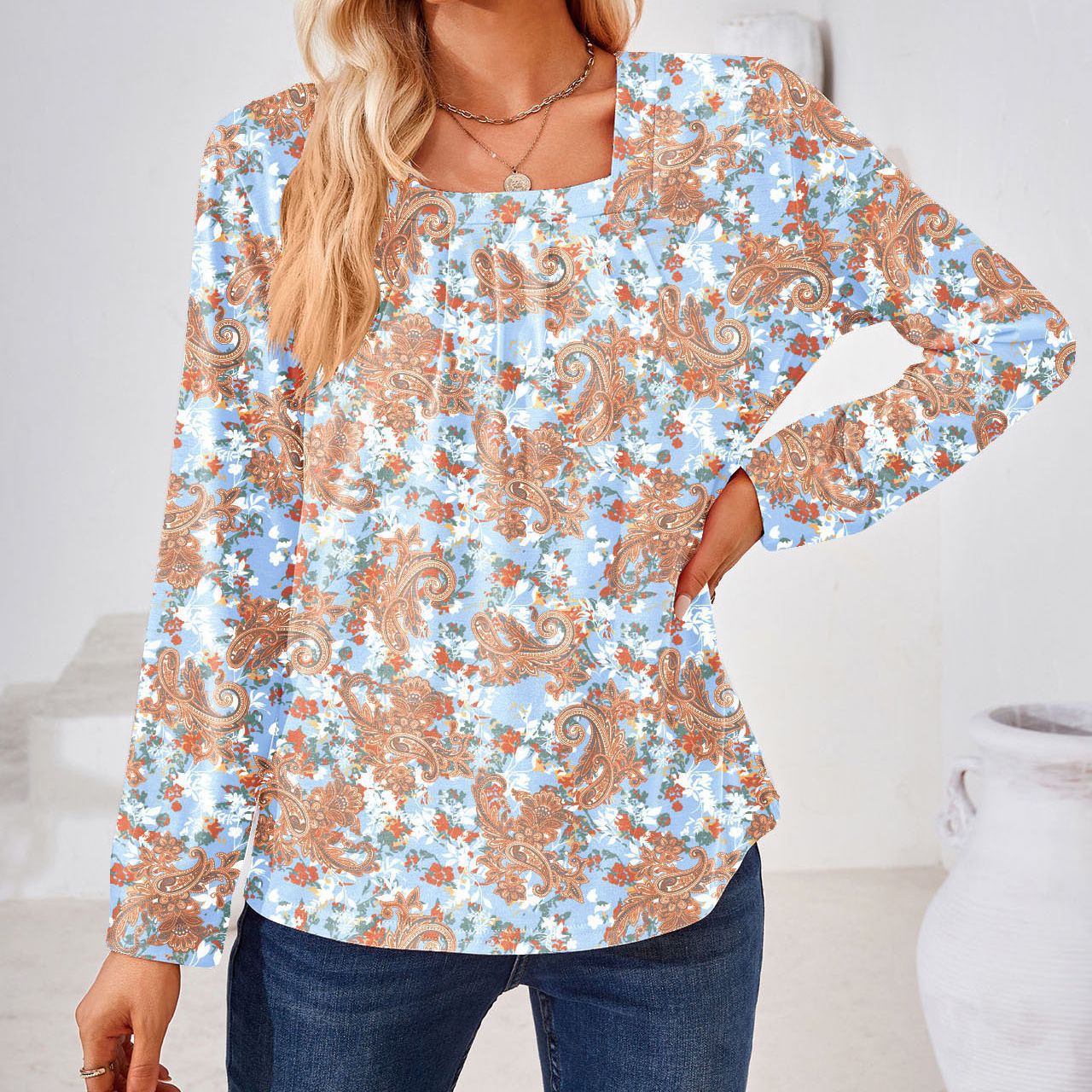 Effortlessly Elegant Blouse with a Timeless Design