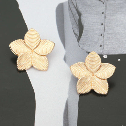 Elegantti Korvarengas jokaiseen tilaisuuteen