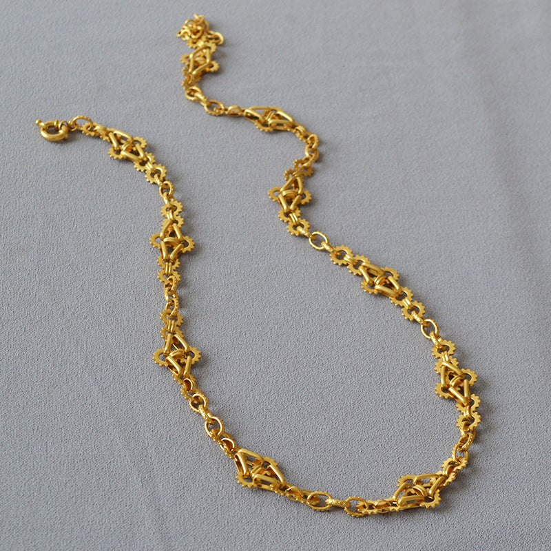 Kaunis Kulta Kaulakoru ainutlaatuisella tyylillä