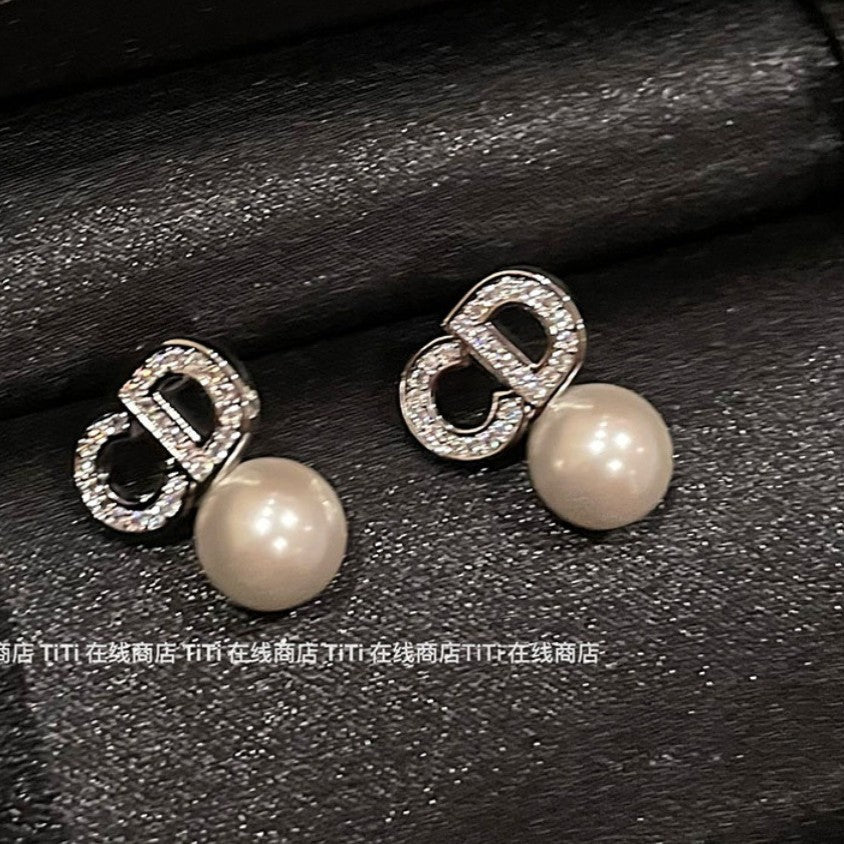 Romanttinen Helmi Korvarengas erityisiin hetkiin