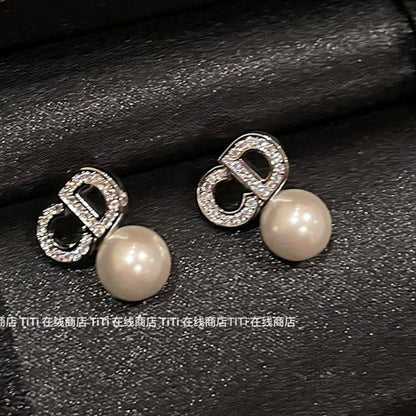 Romanttinen Helmi Korvarengas erityisiin hetkiin