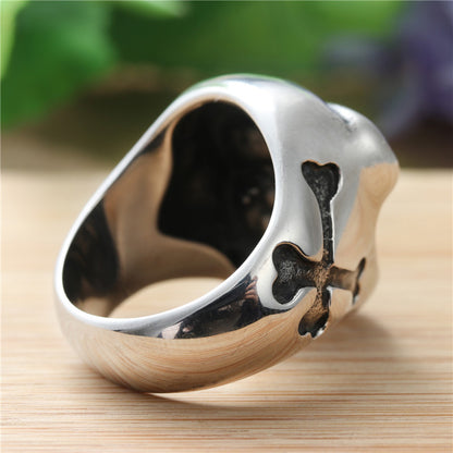 Klassinen Sormus ajattomalla viehätyksellä