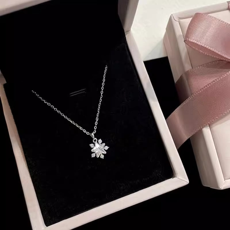 Hurmaava Kaulakoru jokaiseen tilaisuuteen