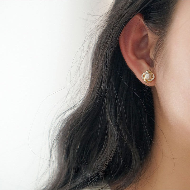 Hurmaava Helmi Korvarengas jokaiseen tilaisuuteen