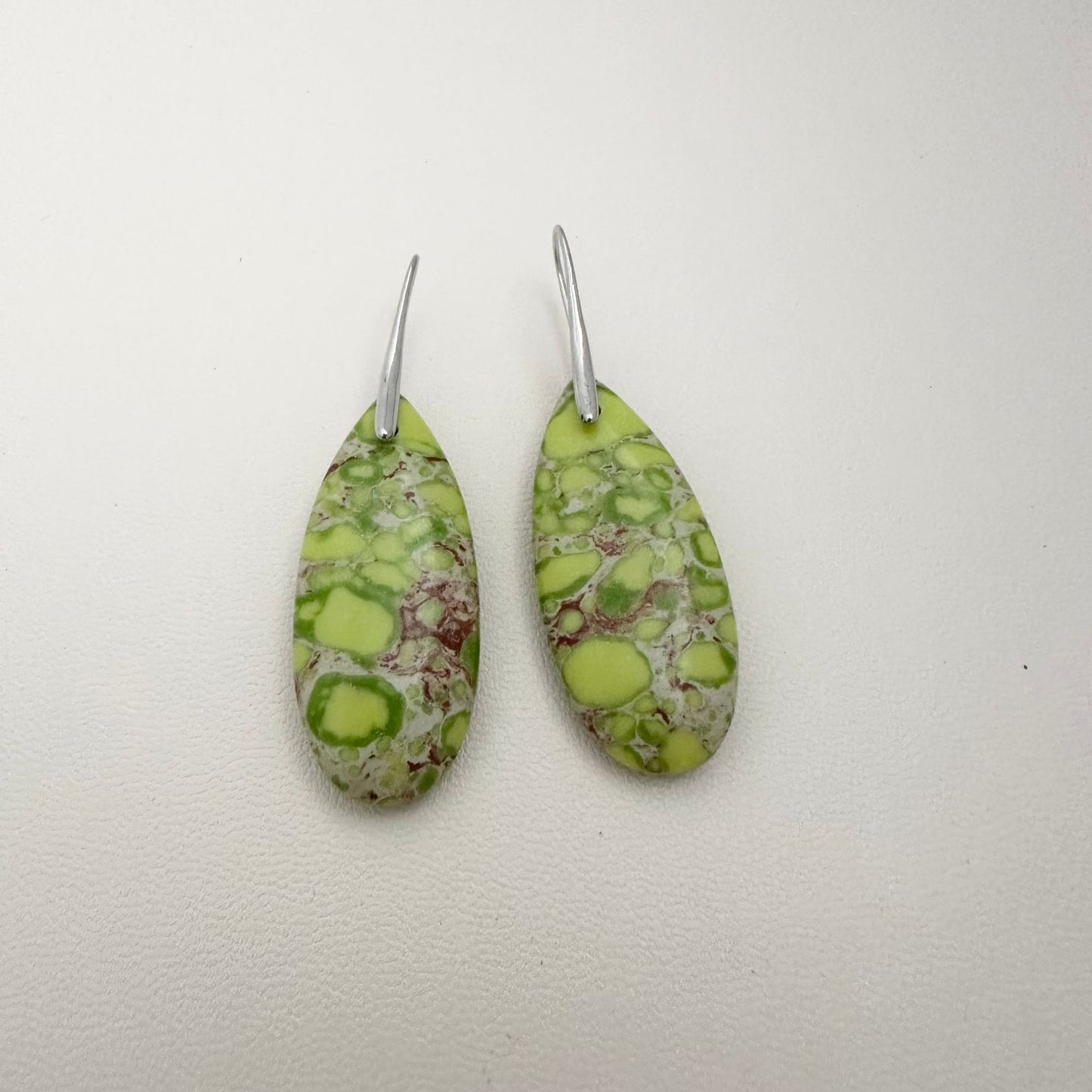 Käsintehty vintage Korvarengas