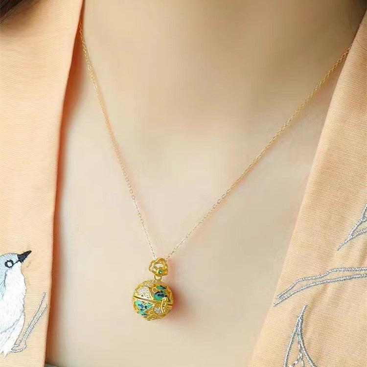 Kaunis Kulta Riipus ainutlaatuisella tyylillä