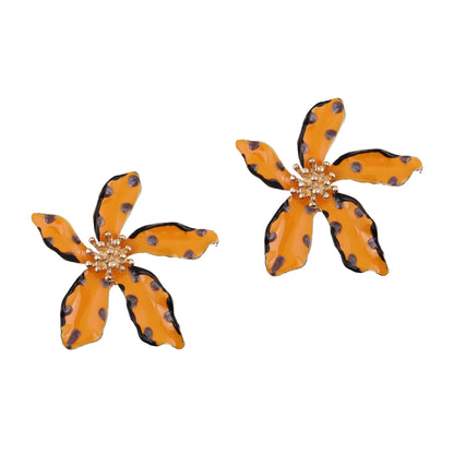 Elegantti Korvarengas jokaiseen tilaisuuteen