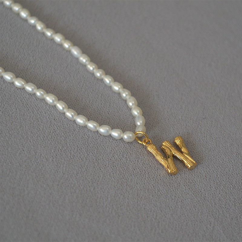 Hurmaava Helmi Kaulakoru jokaiseen tilaisuuteen