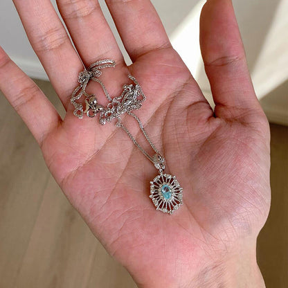 Kaunis Koru ainutlaatuisella tyylillä