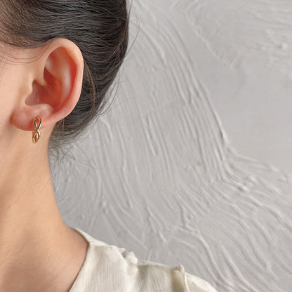 Klassinen Korvarengas ajattomalla viehätyksellä