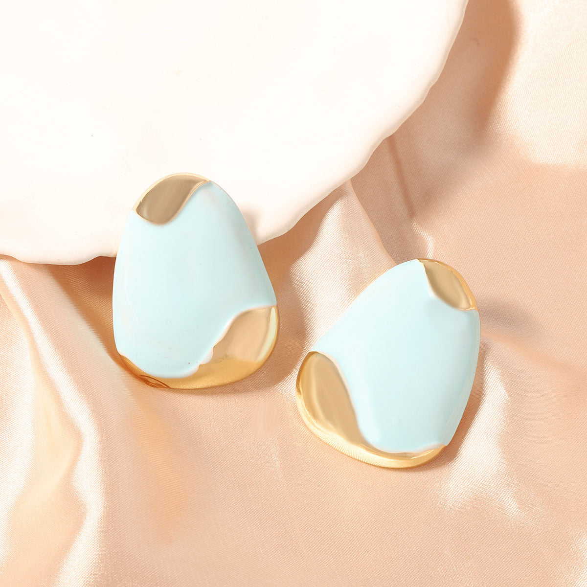 Käsintehty vintage Korvarengas