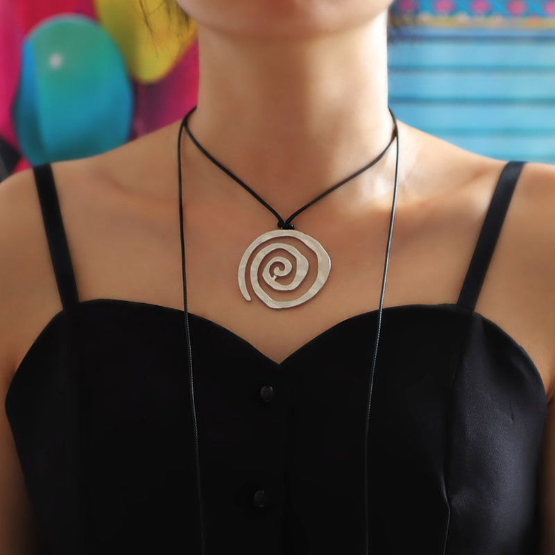 Klassinen Kaulakoru ajattomalla viehätyksellä