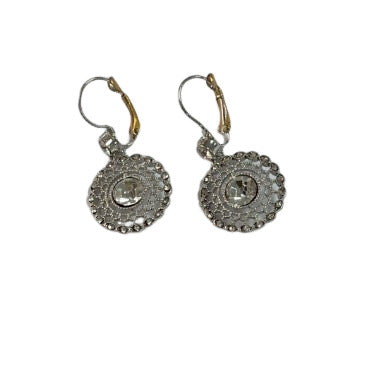 Kaunis Sormus ainutlaatuisella tyylillä