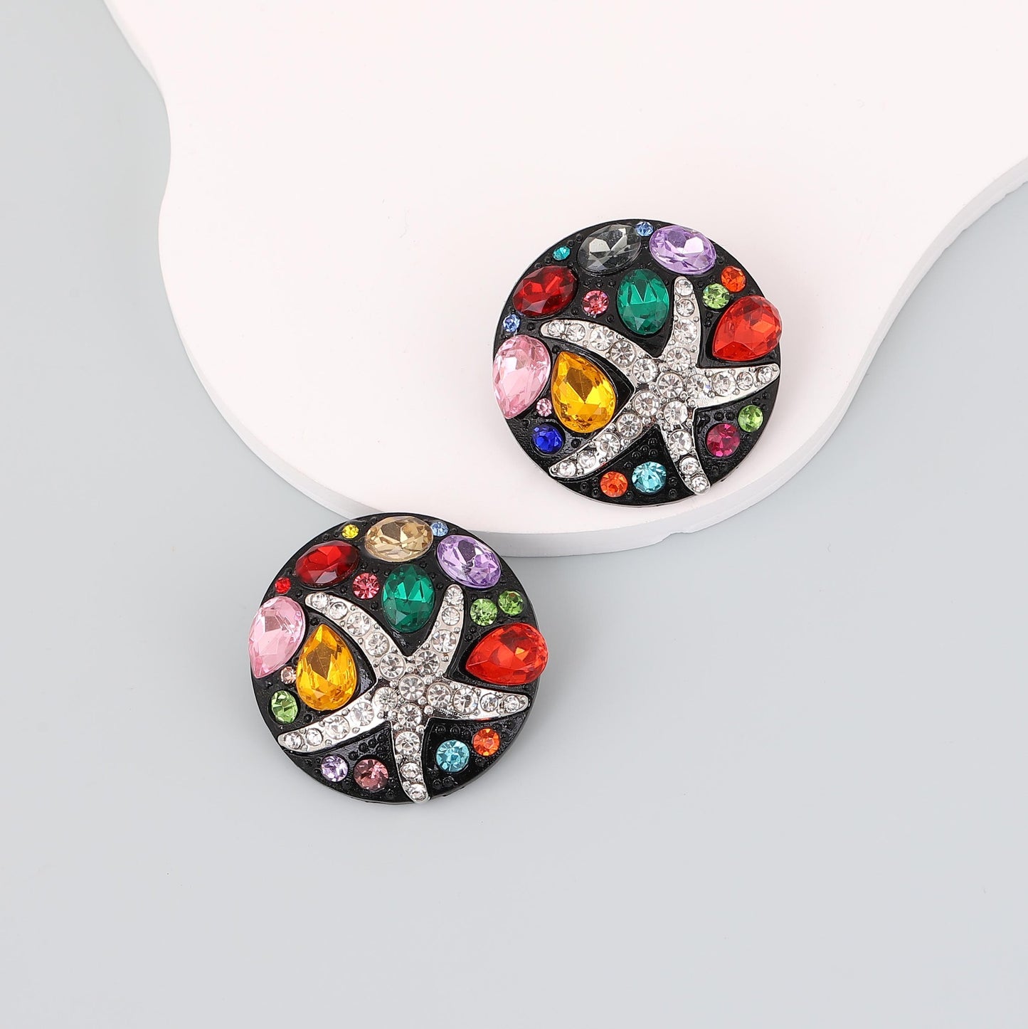 Hurmaava Korvarengas jokaiseen tilaisuuteen