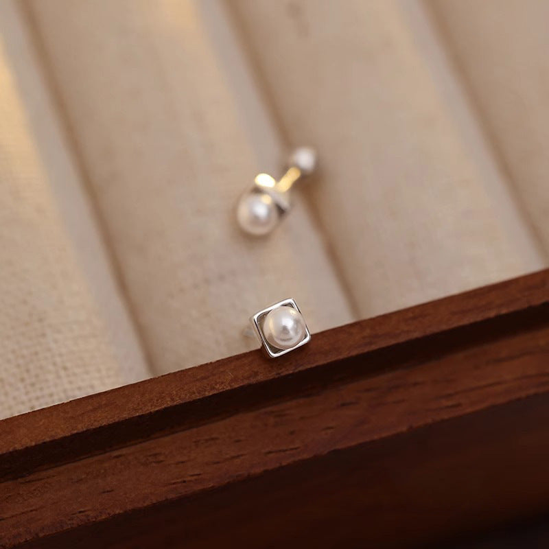 Klassinen Helmi Korvarengas ajattomalla viehätyksellä