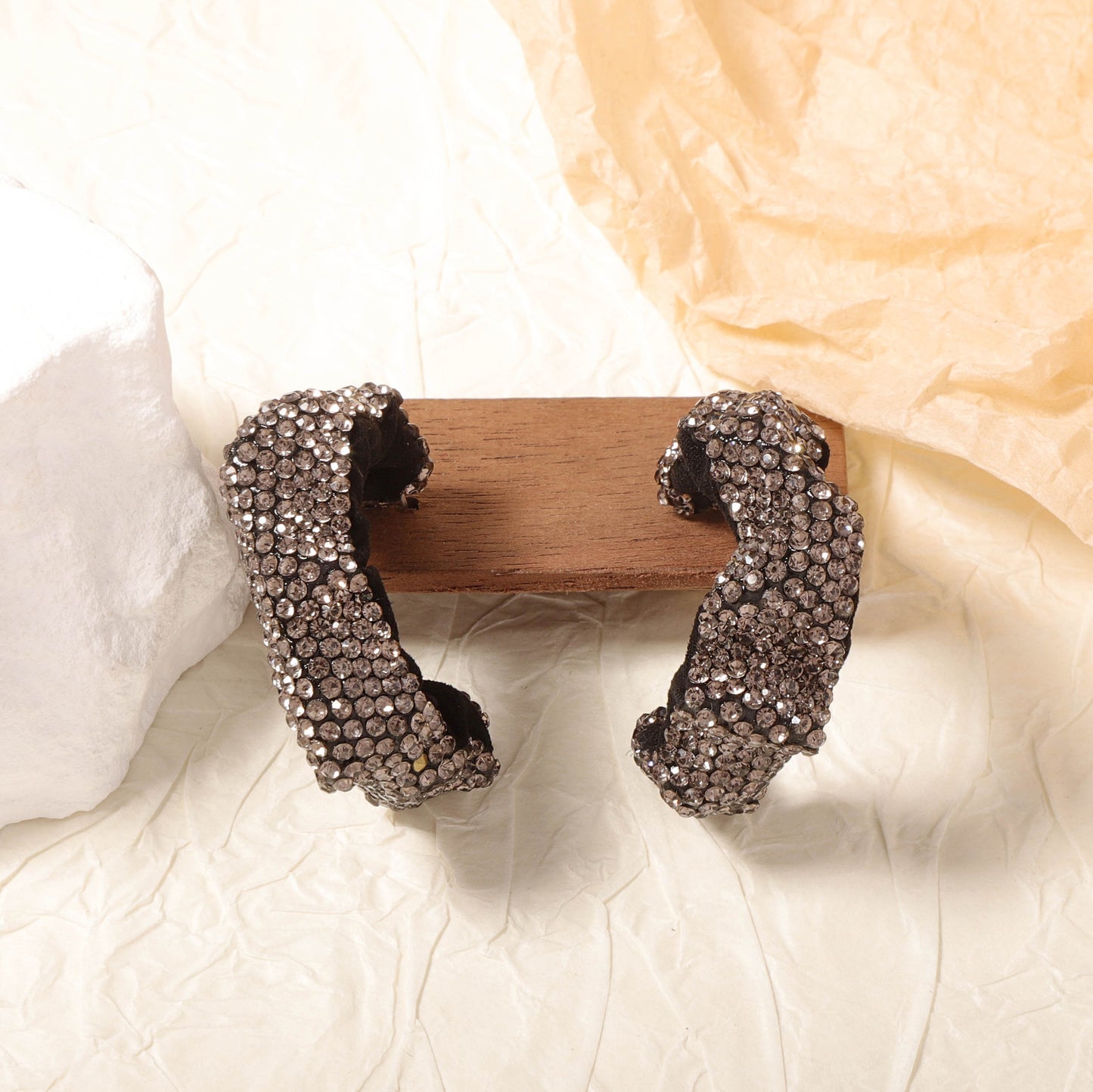 Elegantti Korvarengas jokaiseen tilaisuuteen