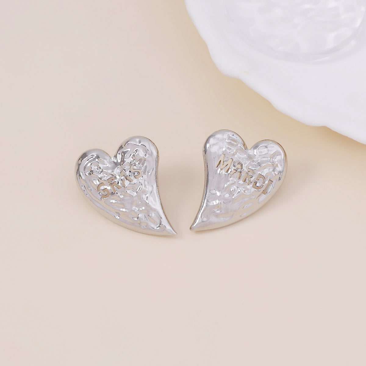 Elegantti Koru jokaiseen tilaisuuteen