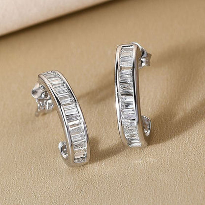 Kaunis Korvarengas ainutlaatuisella tyylillä