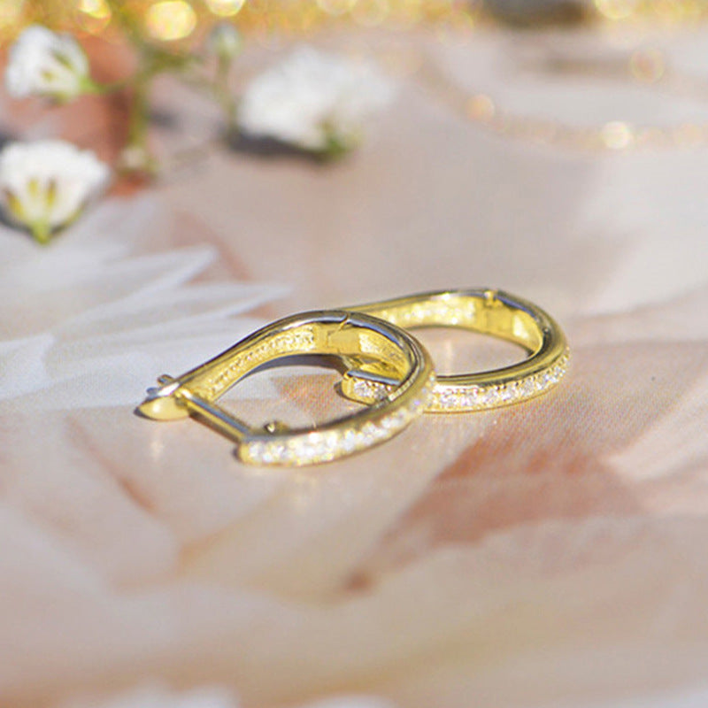 Klassinen Korvarengas ajattomalla viehätyksellä