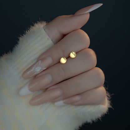 Kaunis Korvarengas ainutlaatuisella tyylillä