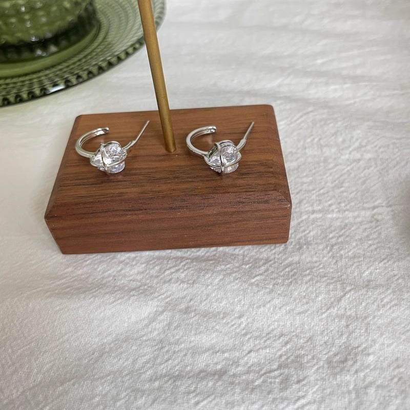 Elegantti Korvarengas jokaiseen tilaisuuteen