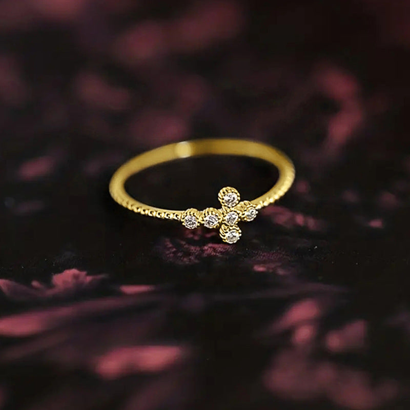 Elegantti Sormus jokaiseen tilaisuuteen