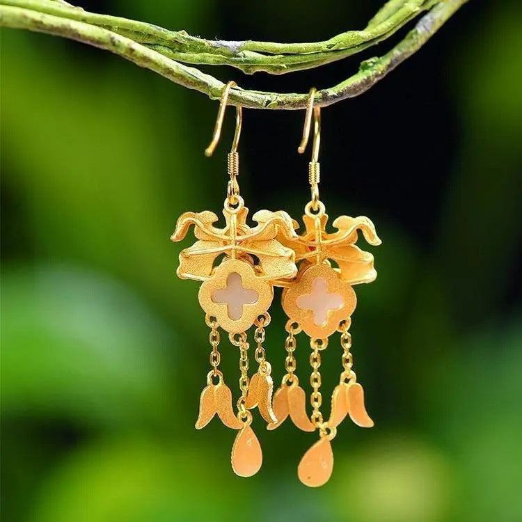 Upea Hopea Korvarengas päivittäiseen käyttöön