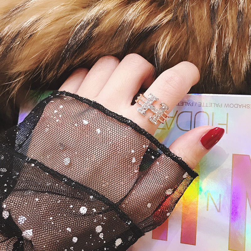 Upea Sormus päivittäiseen käyttöön