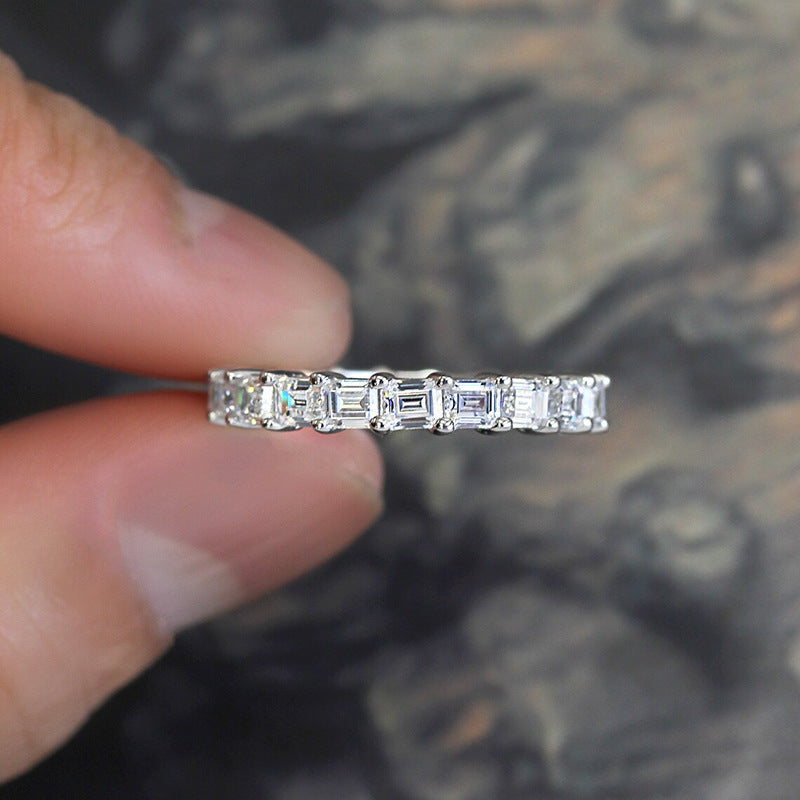 Hurmaava Sormus jokaiseen tilaisuuteen