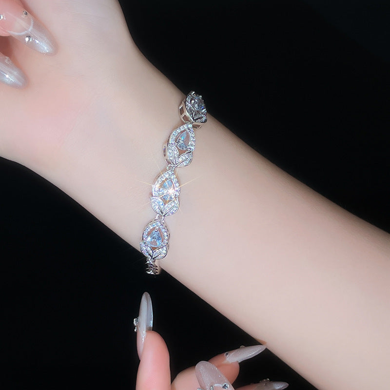 Romanttinen Rannekoru erityisiin hetkiin