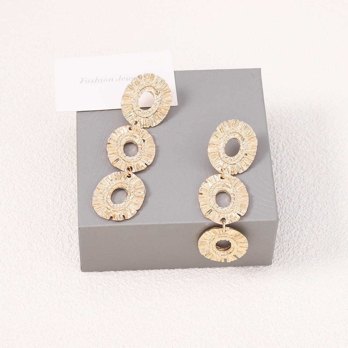 Klassinen Korvarengas ajattomalla viehätyksellä