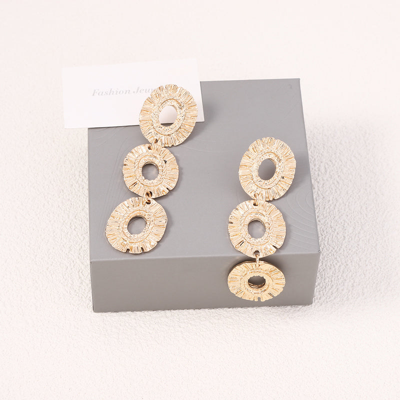 Klassinen Korvarengas ajattomalla viehätyksellä