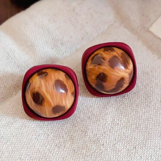 Hurmaava Korvarengas jokaiseen tilaisuuteen