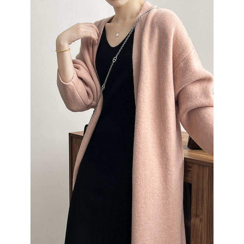 Well Tailored Cardigan with a Graceful Silhouette