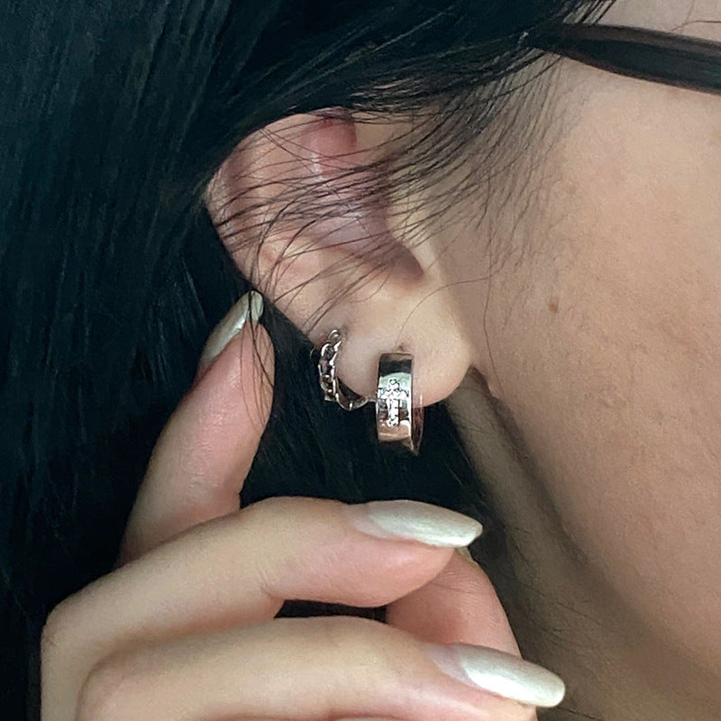 Kaunis Korvarengas ainutlaatuisella tyylillä