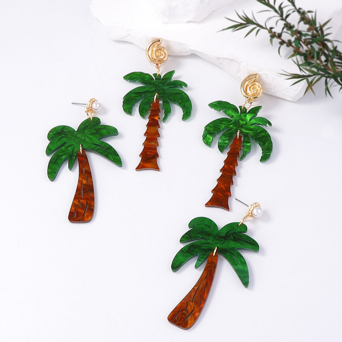 Klassinen Helmi Korvarengas ajattomalla viehätyksellä