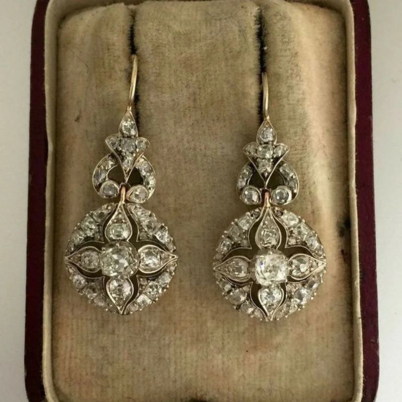 Kaunis Sormus ainutlaatuisella tyylillä