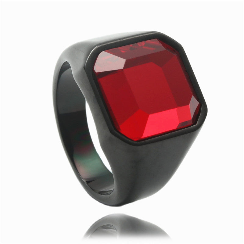 Klassinen Sormus ajattomalla viehätyksellä