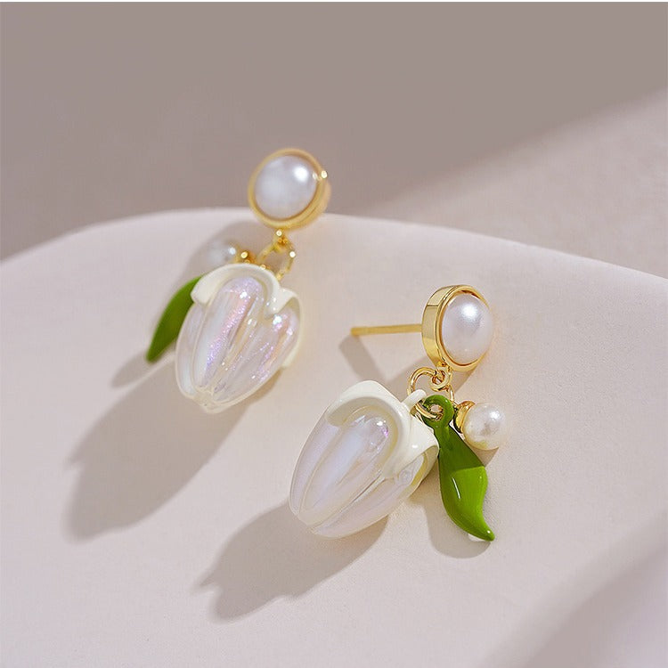 Kaunis Korvarengas ainutlaatuisella tyylillä