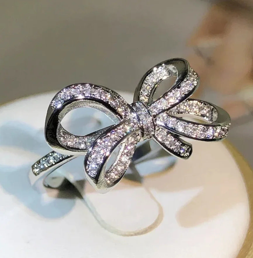 Romanttinen Sormus erityisiin hetkiin