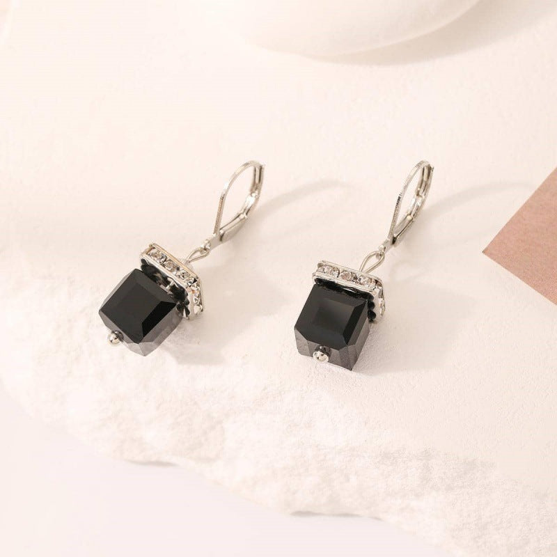 Hurmaava Helmi Korvarengas jokaiseen tilaisuuteen