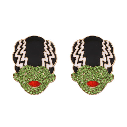 Kaunis Korvarengas ainutlaatuisella tyylillä