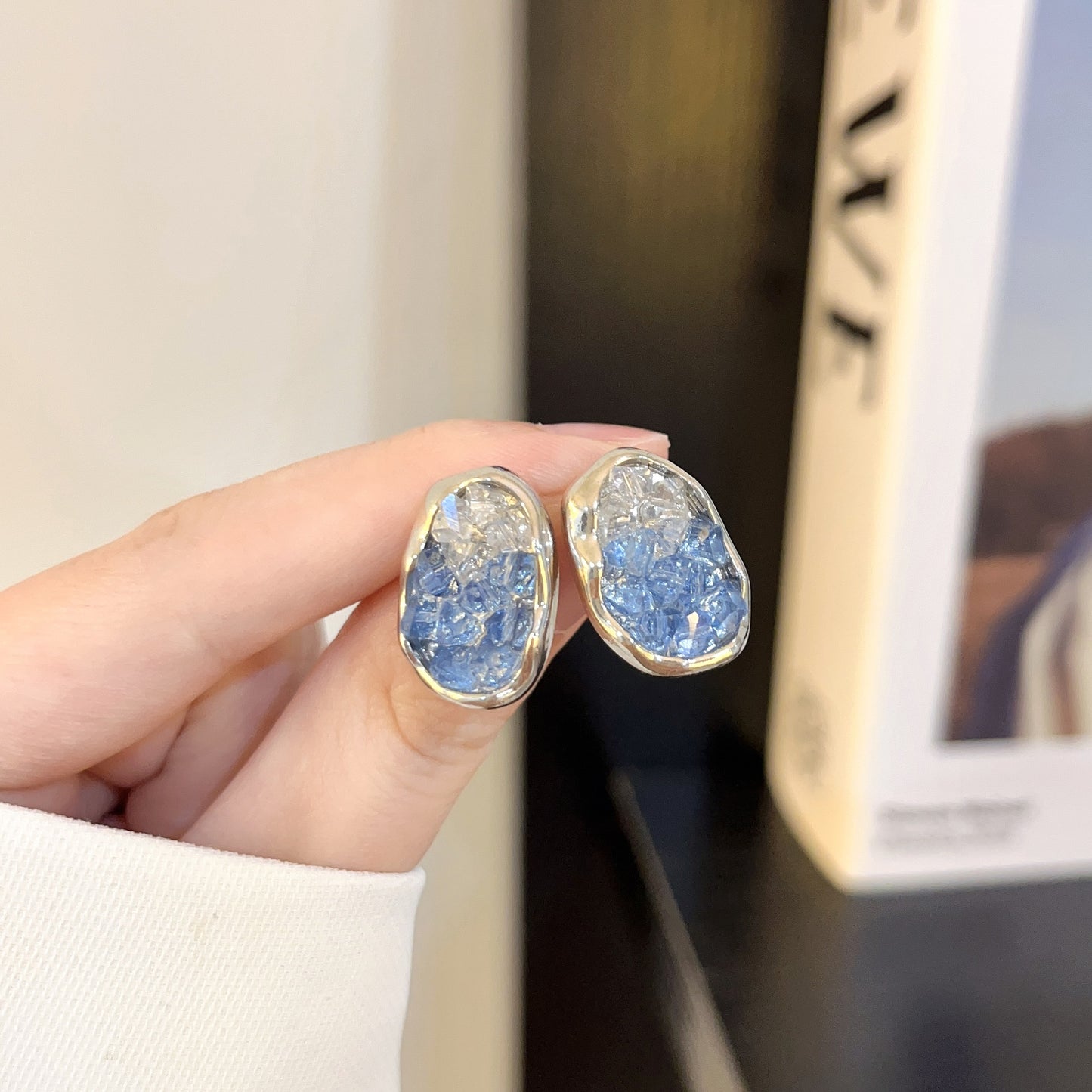 Kaunis Korvarengas ainutlaatuisella tyylillä