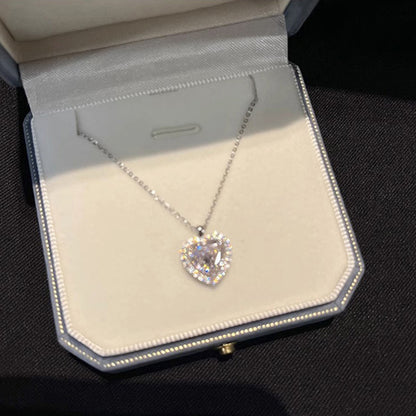 Herkkä käsityö Koru