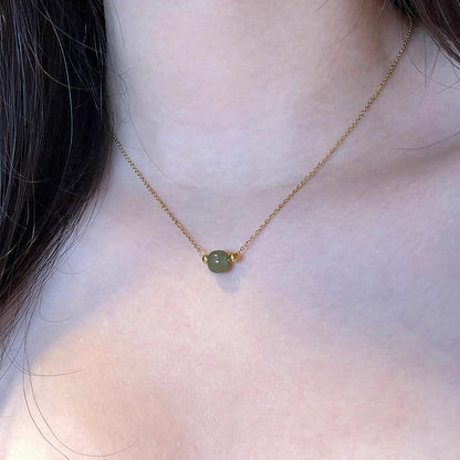 Klassinen Kaulakoru ajattomalla viehätyksellä