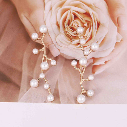 Klassinen Helmi Korvarengas ajattomalla viehätyksellä