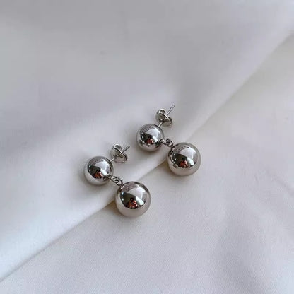 Klassinen Korvarengas ajattomalla viehätyksellä