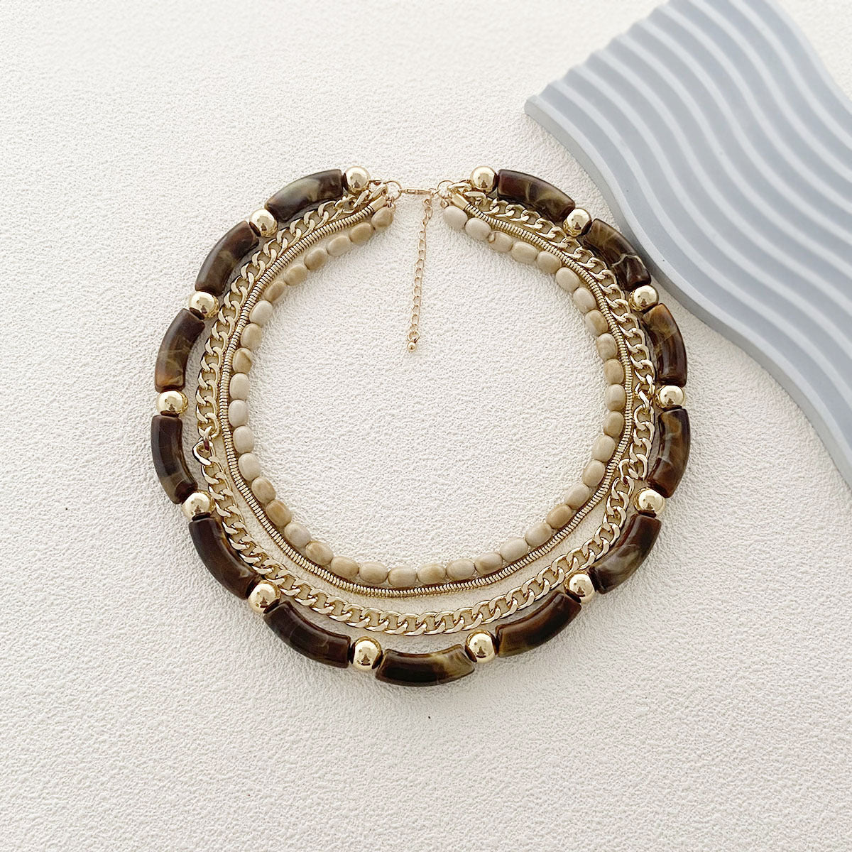 Käsintehty vintage Kaulakoru