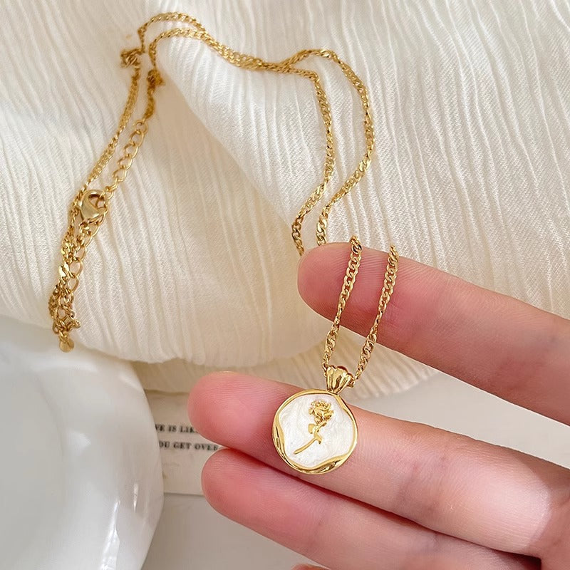 Romanttinen Kulta Kaulakoru erityisiin hetkiin