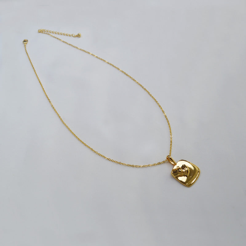 Romanttinen Kulta Kaulakoru erityisiin hetkiin